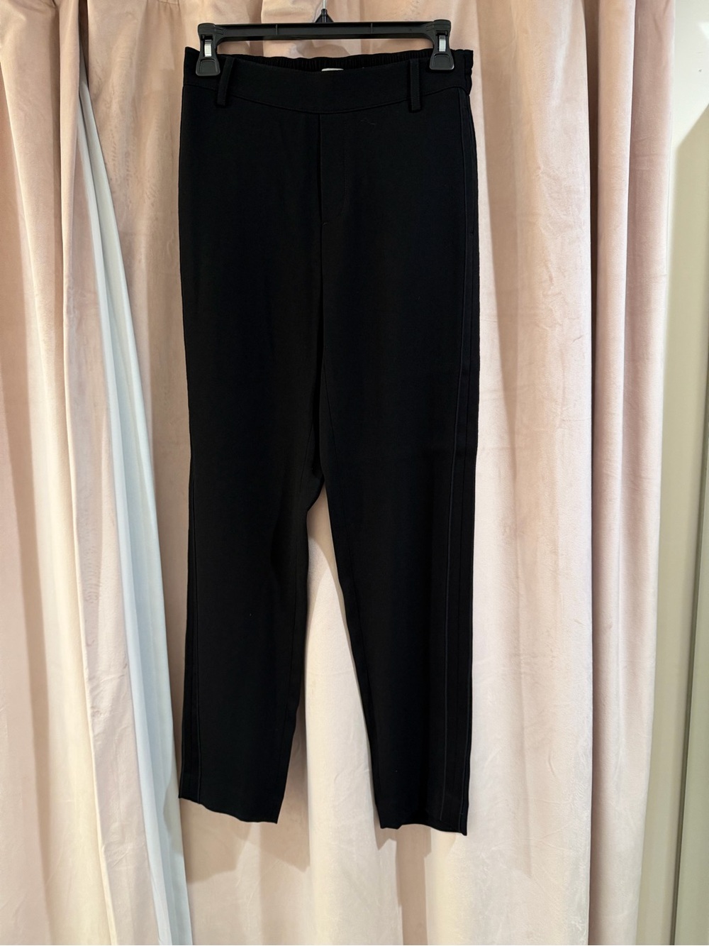 Vince Crepe Tapered Pull On Pant